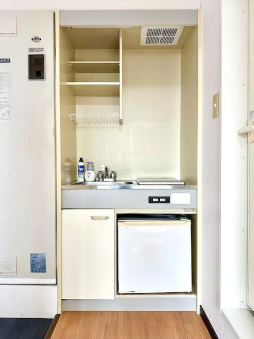 305号室花園町と萩之茶屋駅各2分和室ミニキッチンと専用バスルーム付きアクセス抜群 Appartement Ōsaka