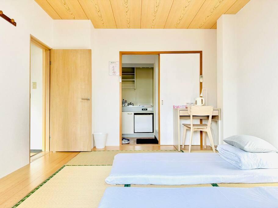 305号室花園町と萩之茶屋駅各2分和室ミニキッチンと専用バスルーム付きアクセス抜群 Appartement